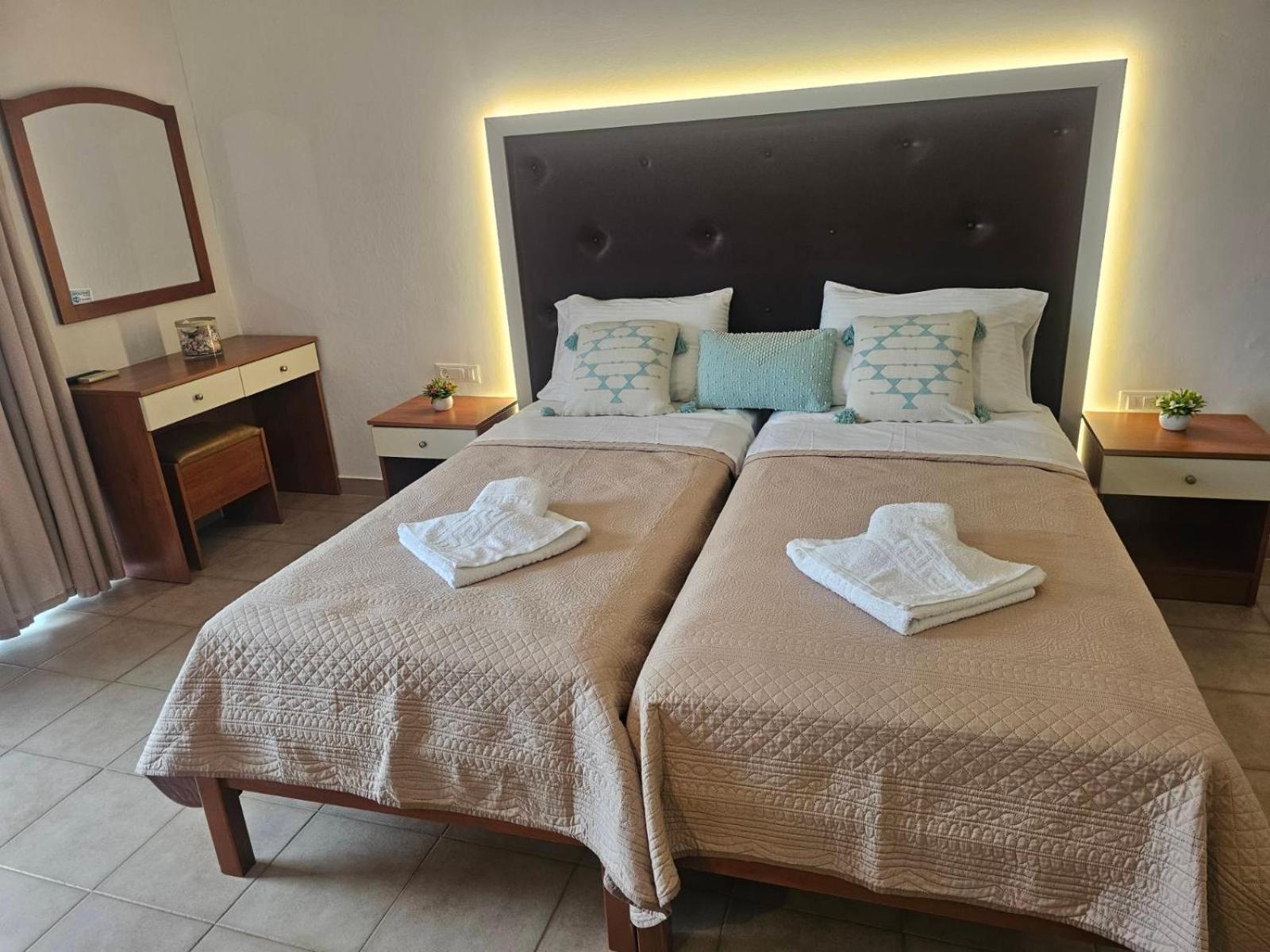 Apollonio Suites & Rooms Faliraki Rhodes エクステリア 写真